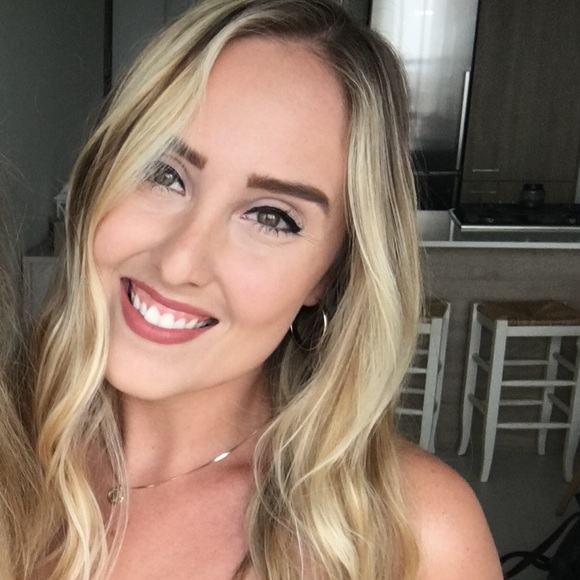 Meet your Posher, Kelly - Picture 1 of 1